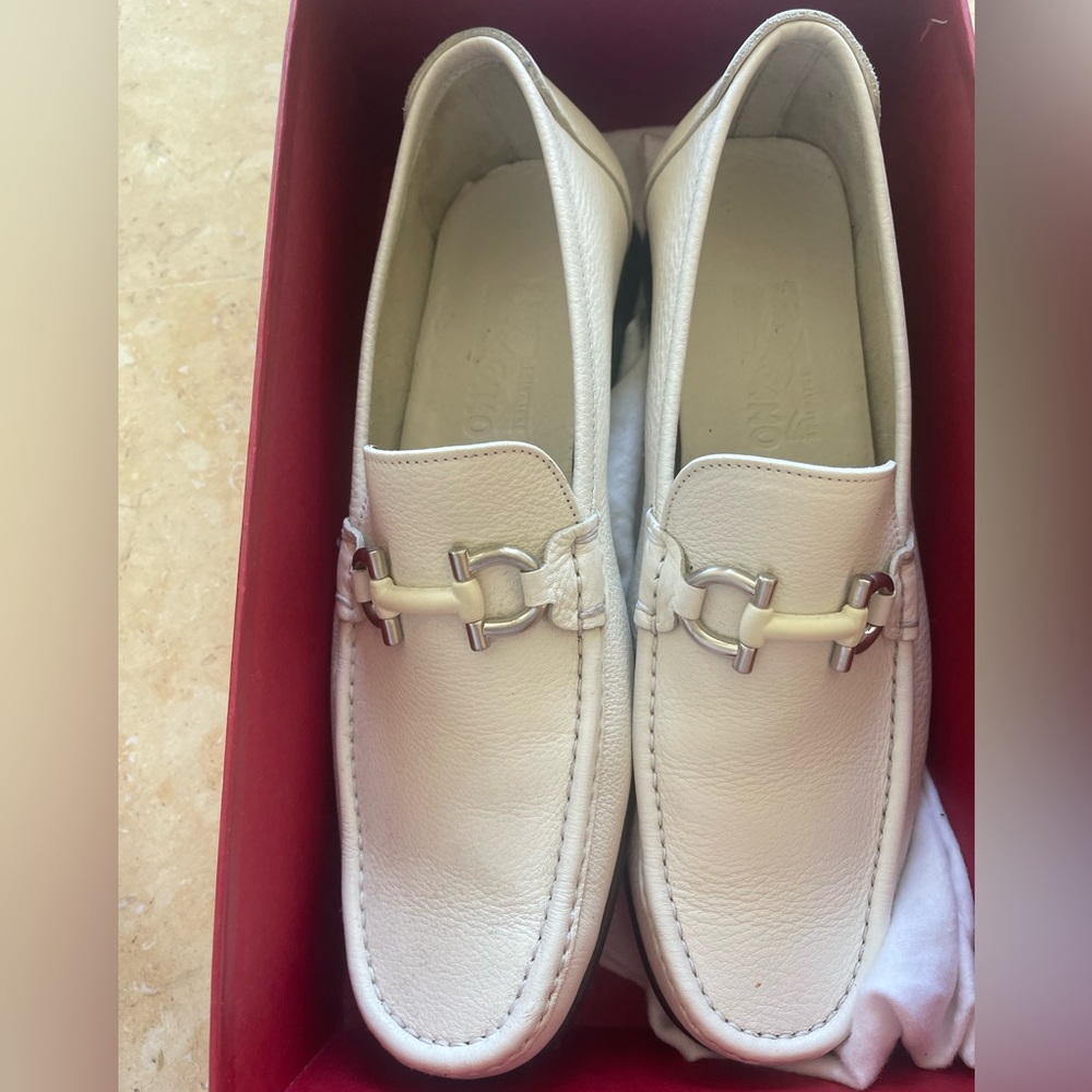Vintage Salvatore Ferragamo white Leather Loafers
